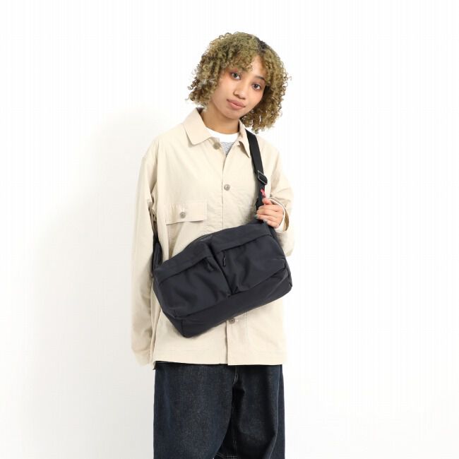 Manhattan Portage「NEUES VELOCITY SHOULDER BAG (LG) TUSSAH PVC」|ショルダー・メッセンジャー|BLK