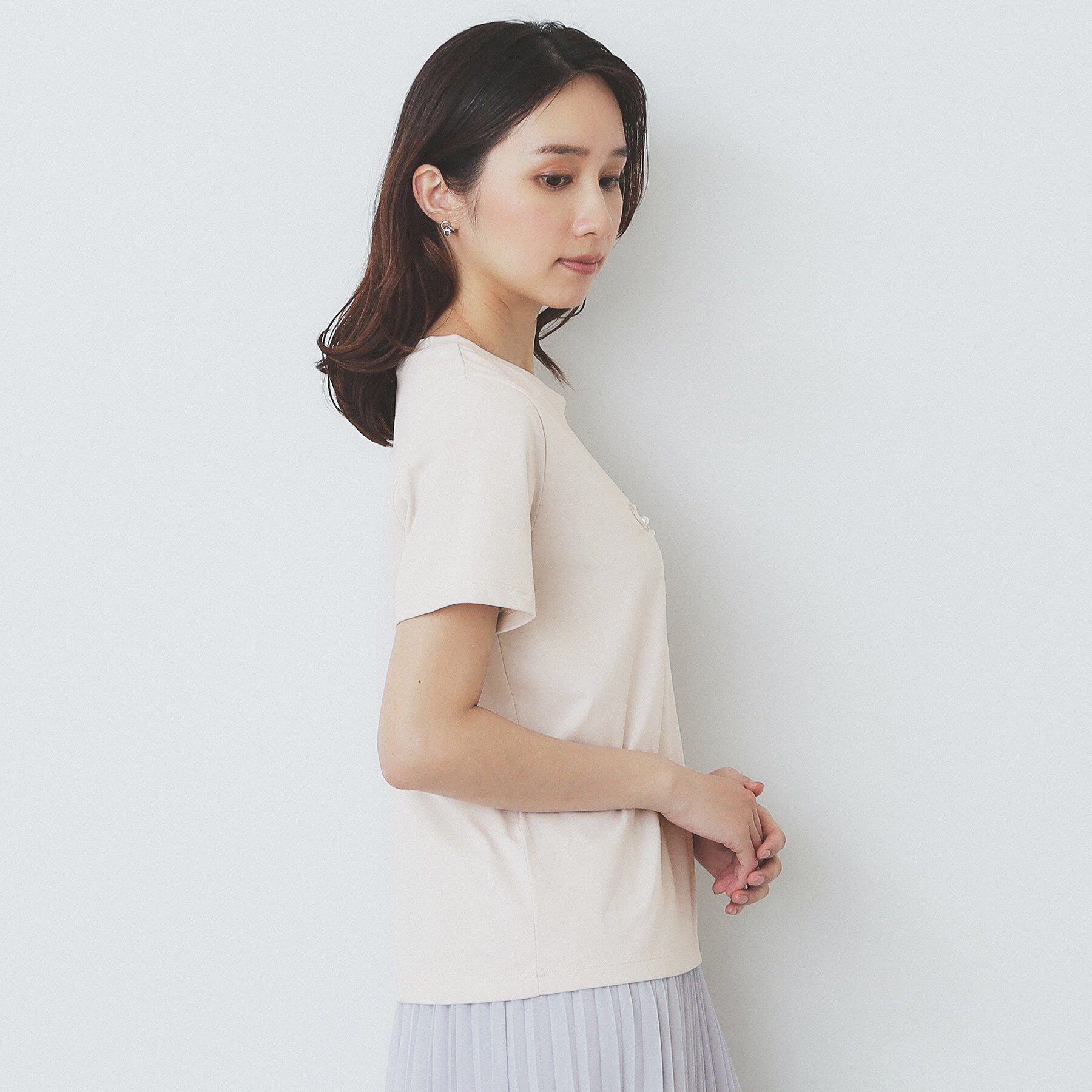 index「パール調刺繍ロゴTシャツ【汗ジミ防止／吸水速乾／接触冷感／UVケア／洗濯機洗い可】」|Tシャツ・カットソー|