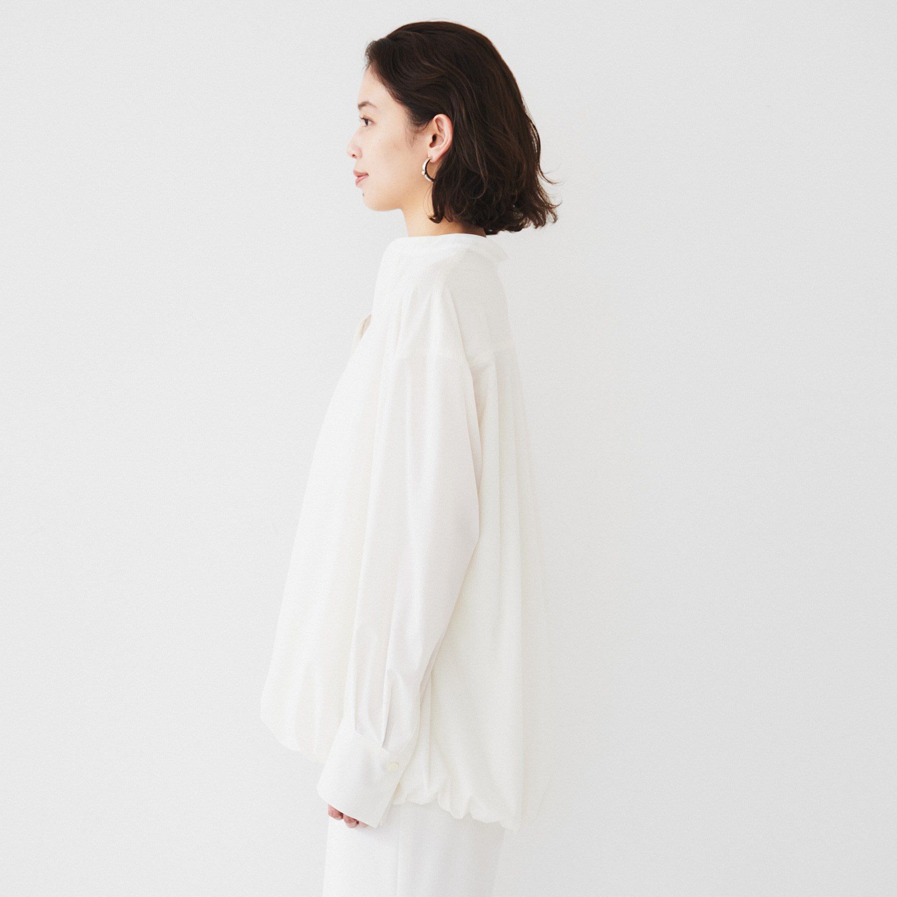 UNTITLED「【朝比奈 彩&times;Oggi&times;UNTITLED スペシャルコラボ】バルーンヘムブラウス」|シャツ・ブラウス|
