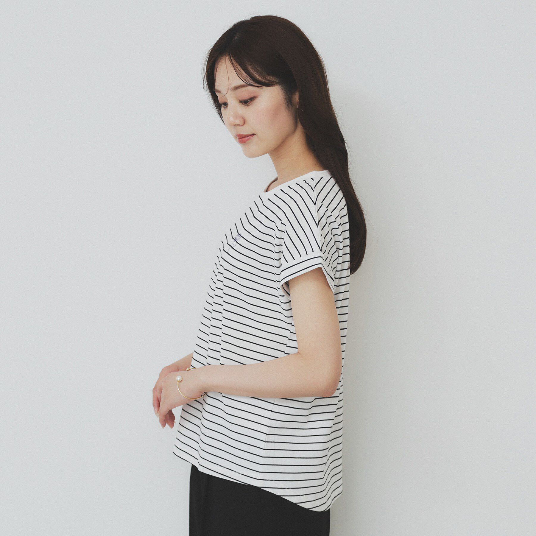 index「《6色展開／S-3Lサイズ》フラワー刺繍Tシャツ【汗ジミ防止／吸水速乾／接触冷感／UVケア／洗濯機洗」|Tシャツ・カットソー|