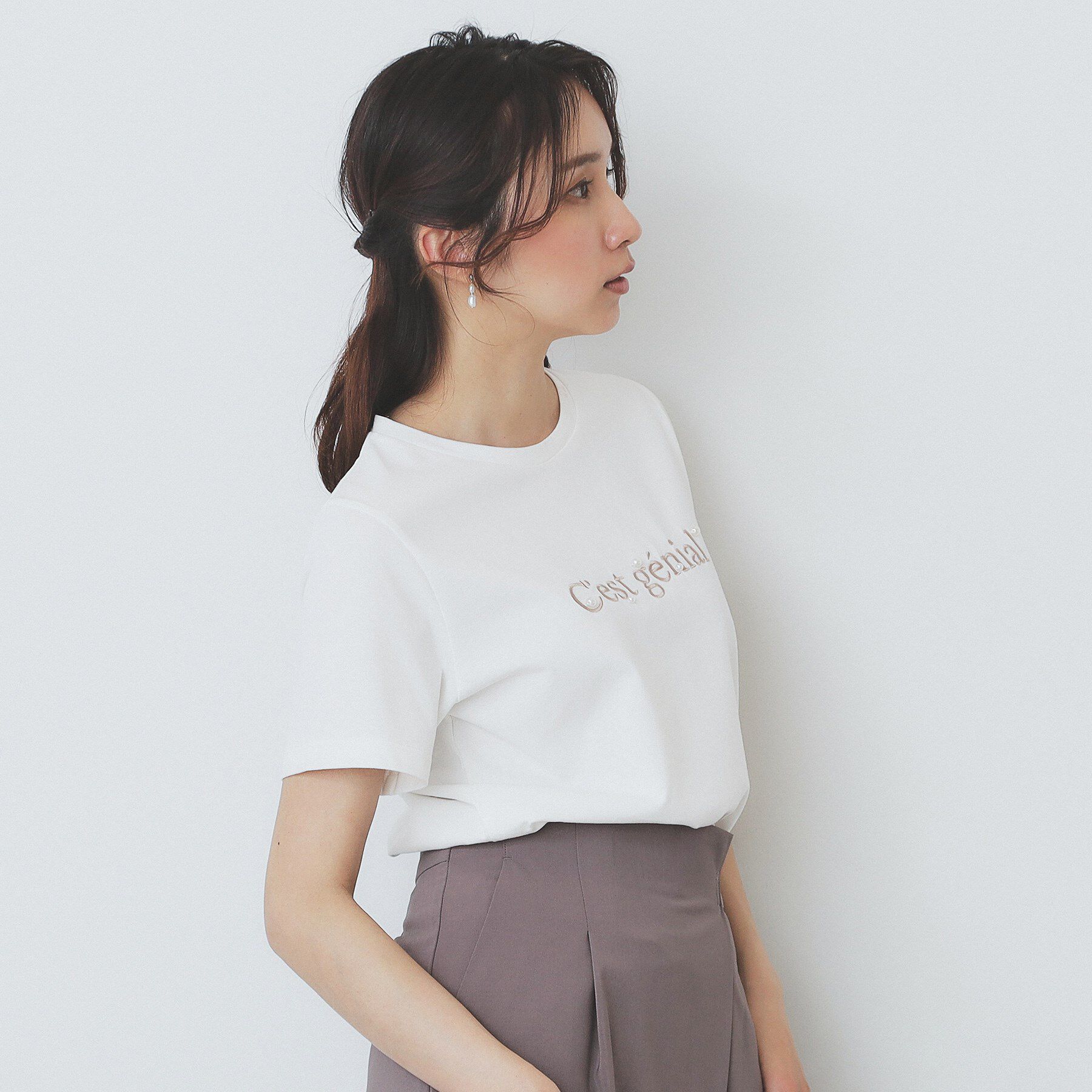 index「パール調刺繍ロゴTシャツ【汗ジミ防止／吸水速乾／接触冷感／UVケア／洗濯機洗い可】」|Tシャツ・カットソー|