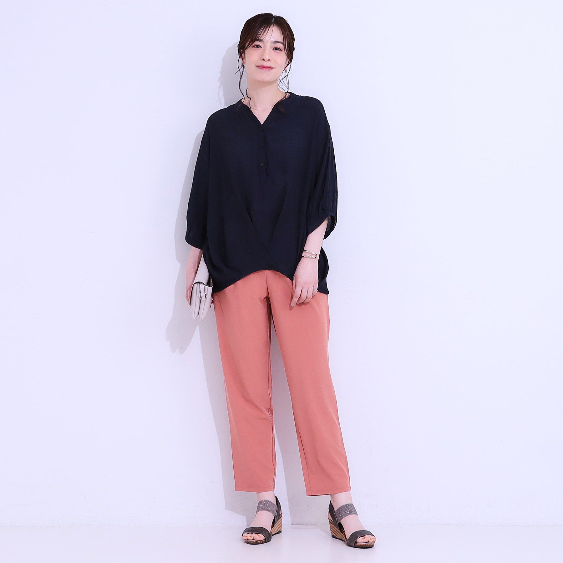 SHOO･LA･RUE「【S-LL】インせず腰回りすっきり フロントタックブラウス」|シャツ・ブラウス|