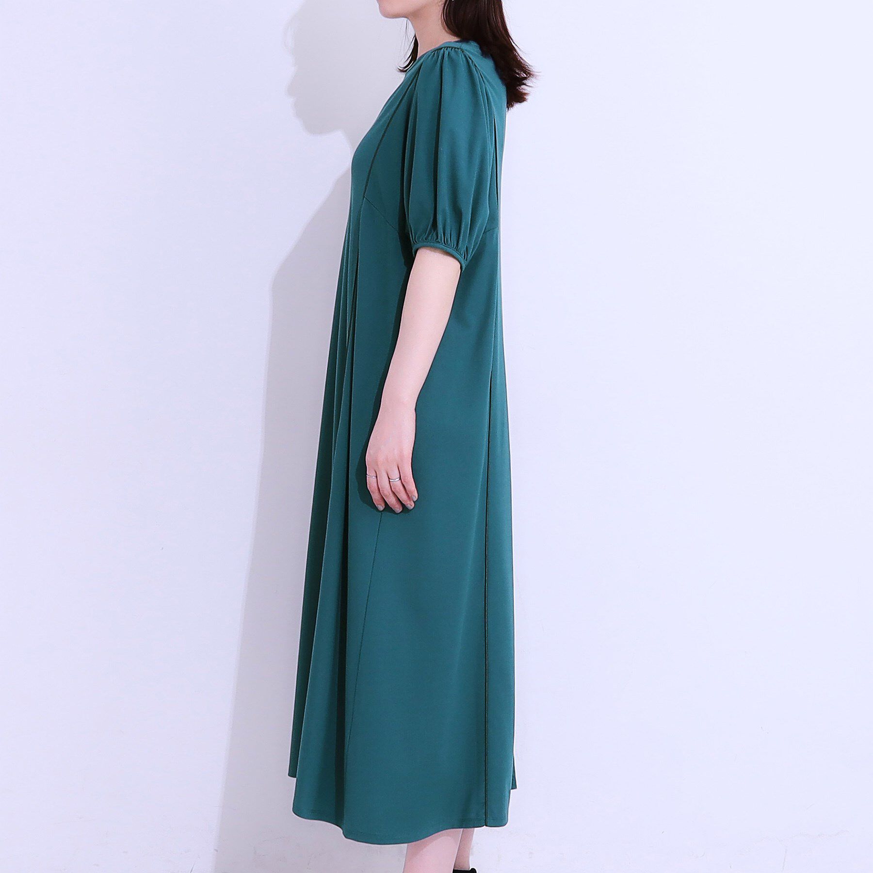 SHOO･LA･RUE「【ひんやり/S-LL】微配色ラインですっきり見え 大人のためのワンピース」|ワンピース|
