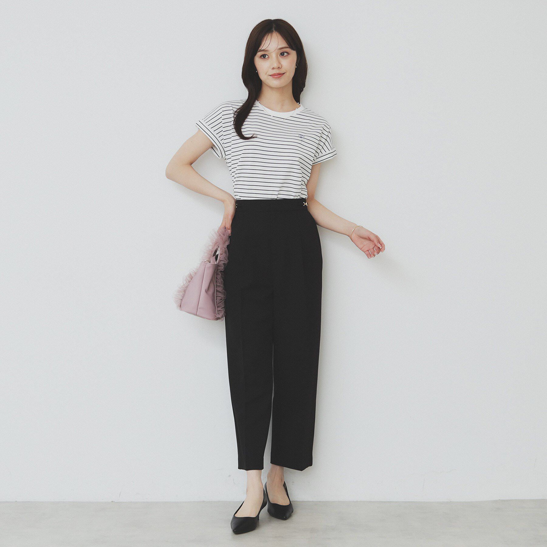 index「《6色展開／S-3Lサイズ》フラワー刺繍Tシャツ【汗ジミ防止／吸水速乾／接触冷感／UVケア／洗濯機洗」|Tシャツ・カットソー|