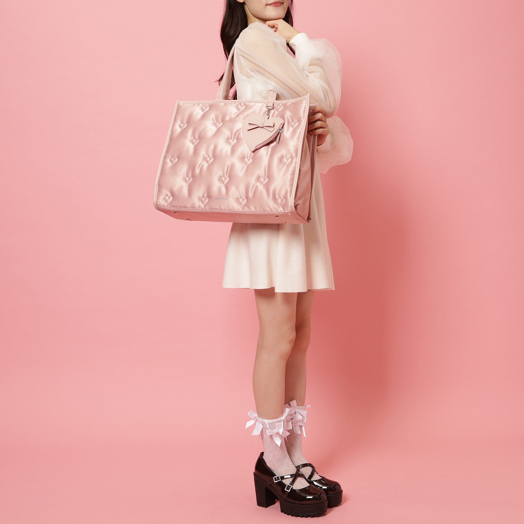 Ober Tashe「【キャリーオンベルト付き】ハートモチーフトートバッグ」|トートバッグ|