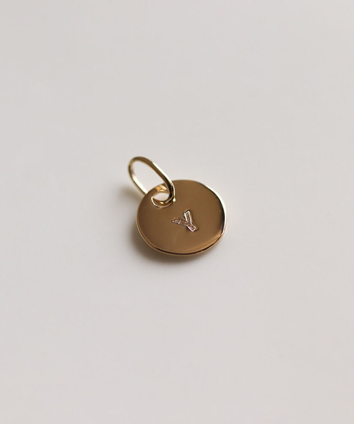  「ゴールド コイン イニシャル チャーム | K10YG」|ネックレス|Y