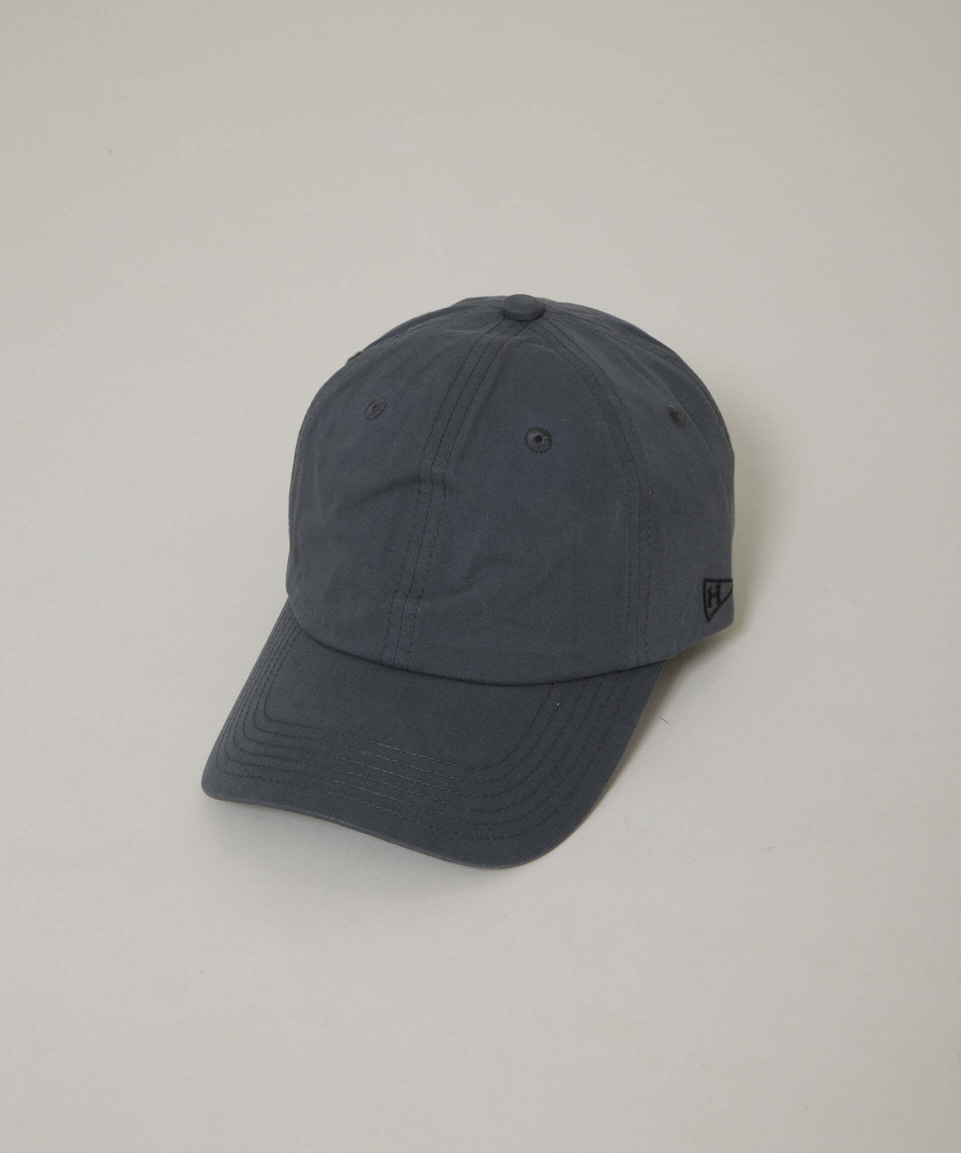 nano･universe「Healthknit/別注 ワンポイント刺繍ライトCAP」|キャップ・キャスケット|チャコール3