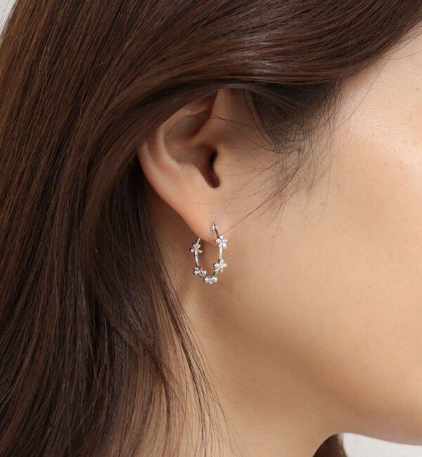 fredy emue「5輪花リングピアス」|ピアス|シルバー