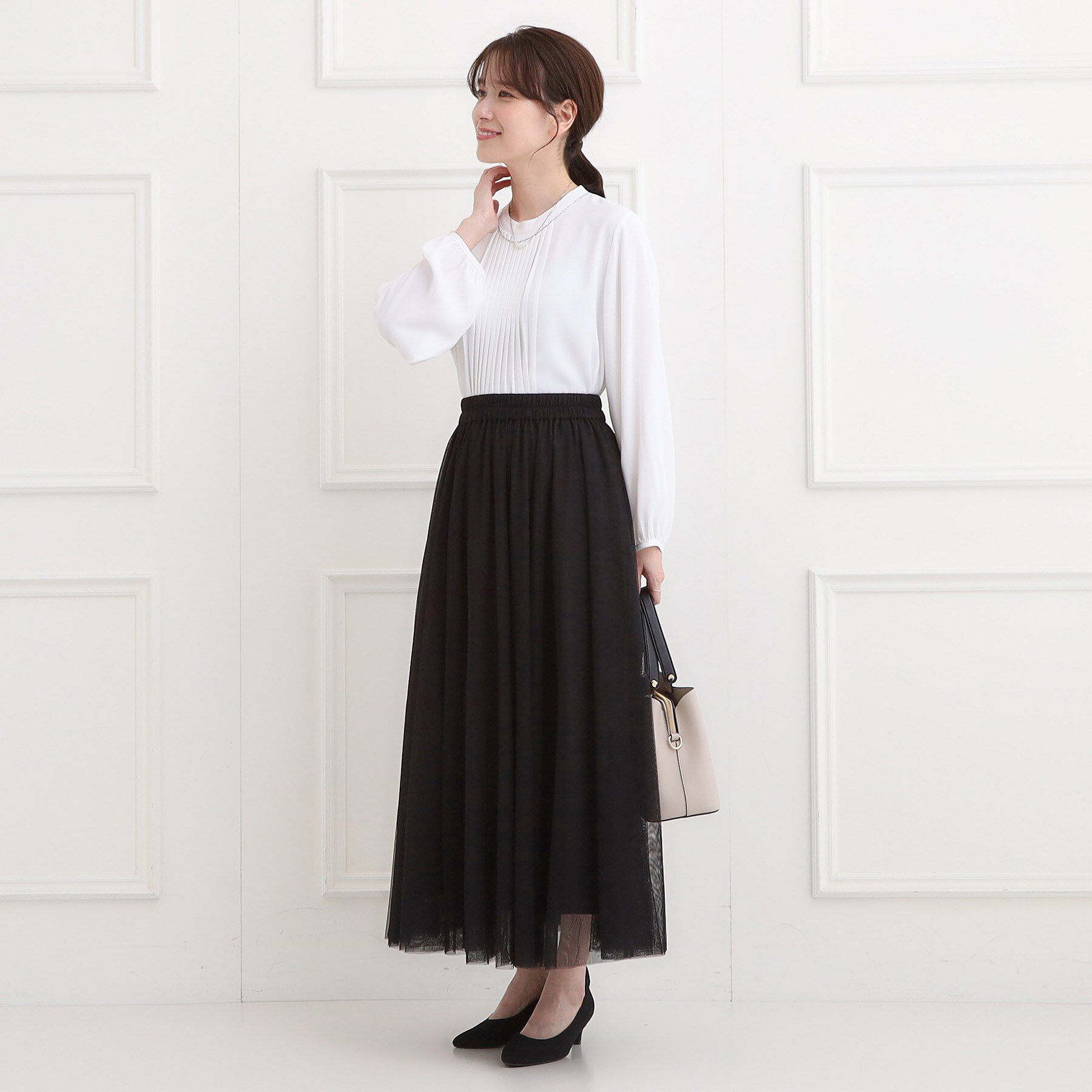 SHOO･LA･RUE「【洗濯機可/通勤】女性らしさとすっきり見えを叶える フロントプリーツブラウス」|シャツ・ブラウス|