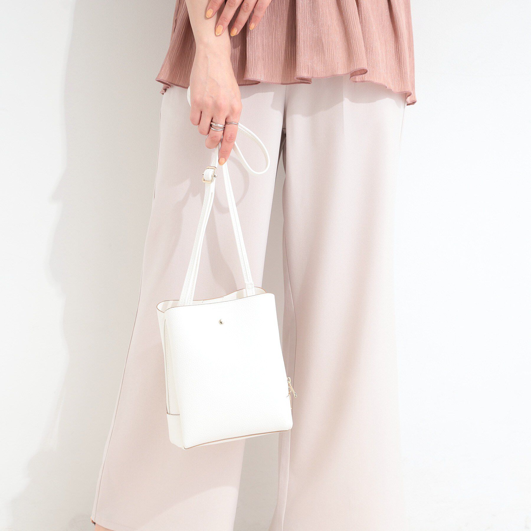 SHOO･LA･RUE「【軽量】見た目よりもたっぷり入る ふわっと軽い3層ショルダー」|ショルダー・メッセンジャー|