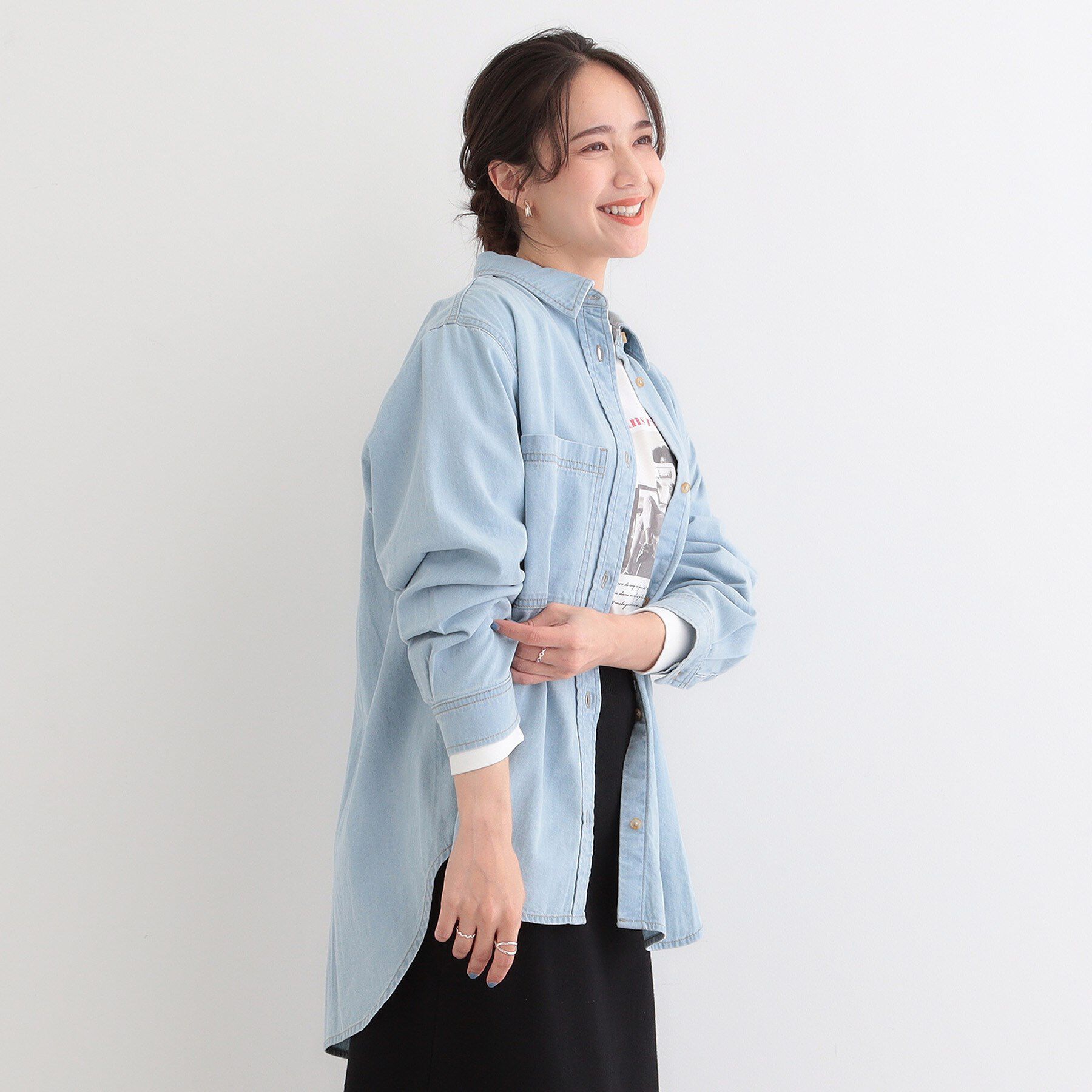 SHOO･LA･RUE「【洗濯機可/体型カバー】こなれ感をプラスする ライトオンスデニムシャツ」|シャツ・ブラウス|