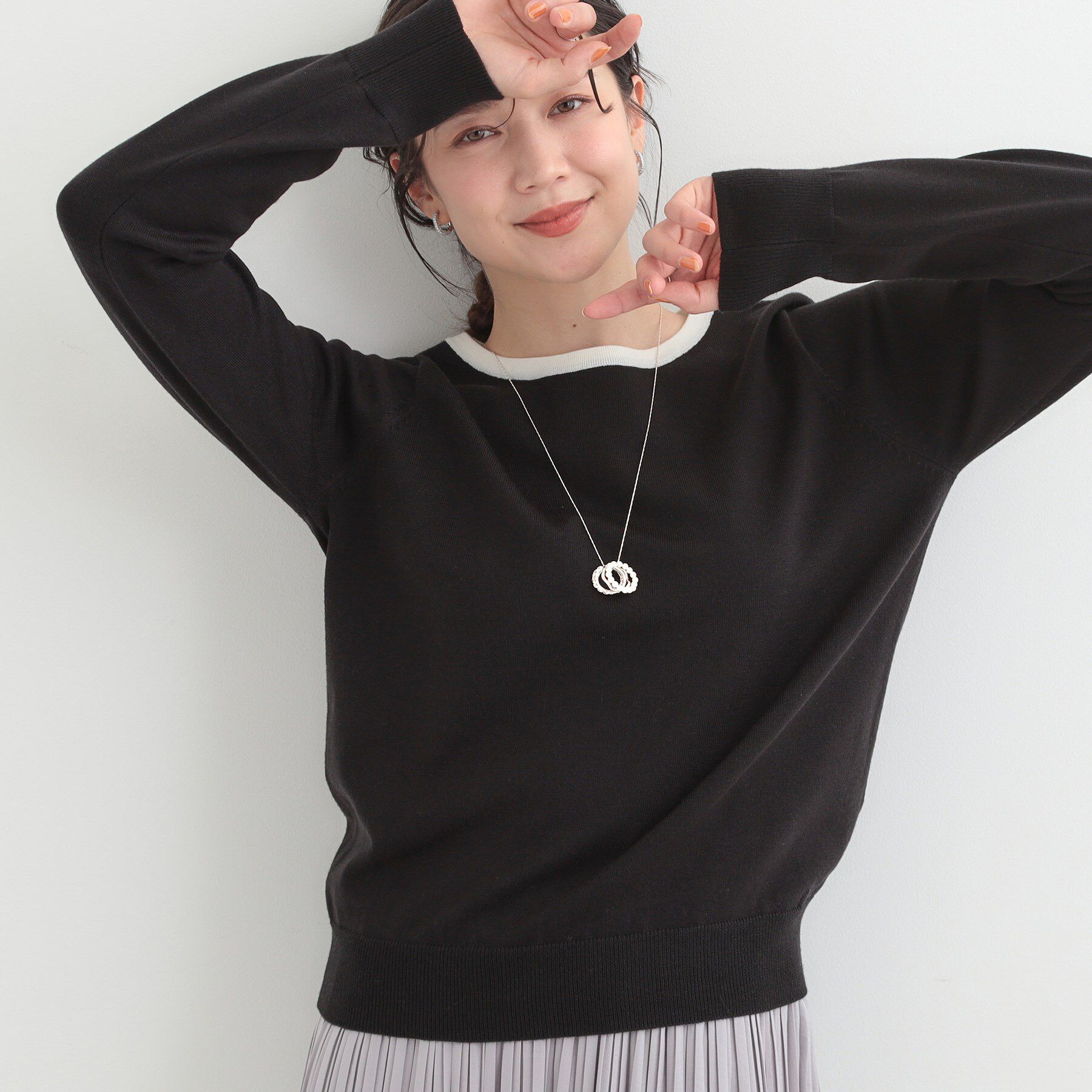 SHOO･LA･RUE「【洗濯機可/S-LL/アンサンブル可】結局、シンプル クルーネックニット」|ニット・セーター|ブラック(319)