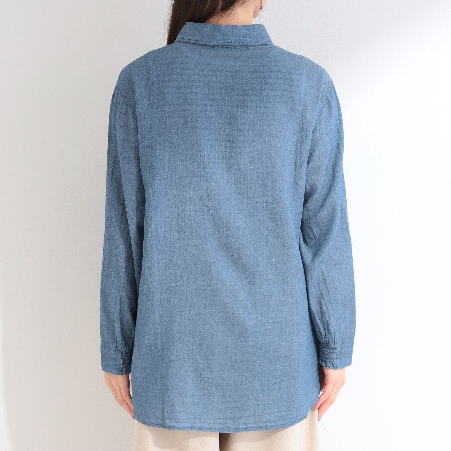SHOO･LA･RUE「【綿100%/UV/S-LL/体型カバー】優しく透ける 柔らかシアーデニムシャツ」|シャツ・ブラウス|