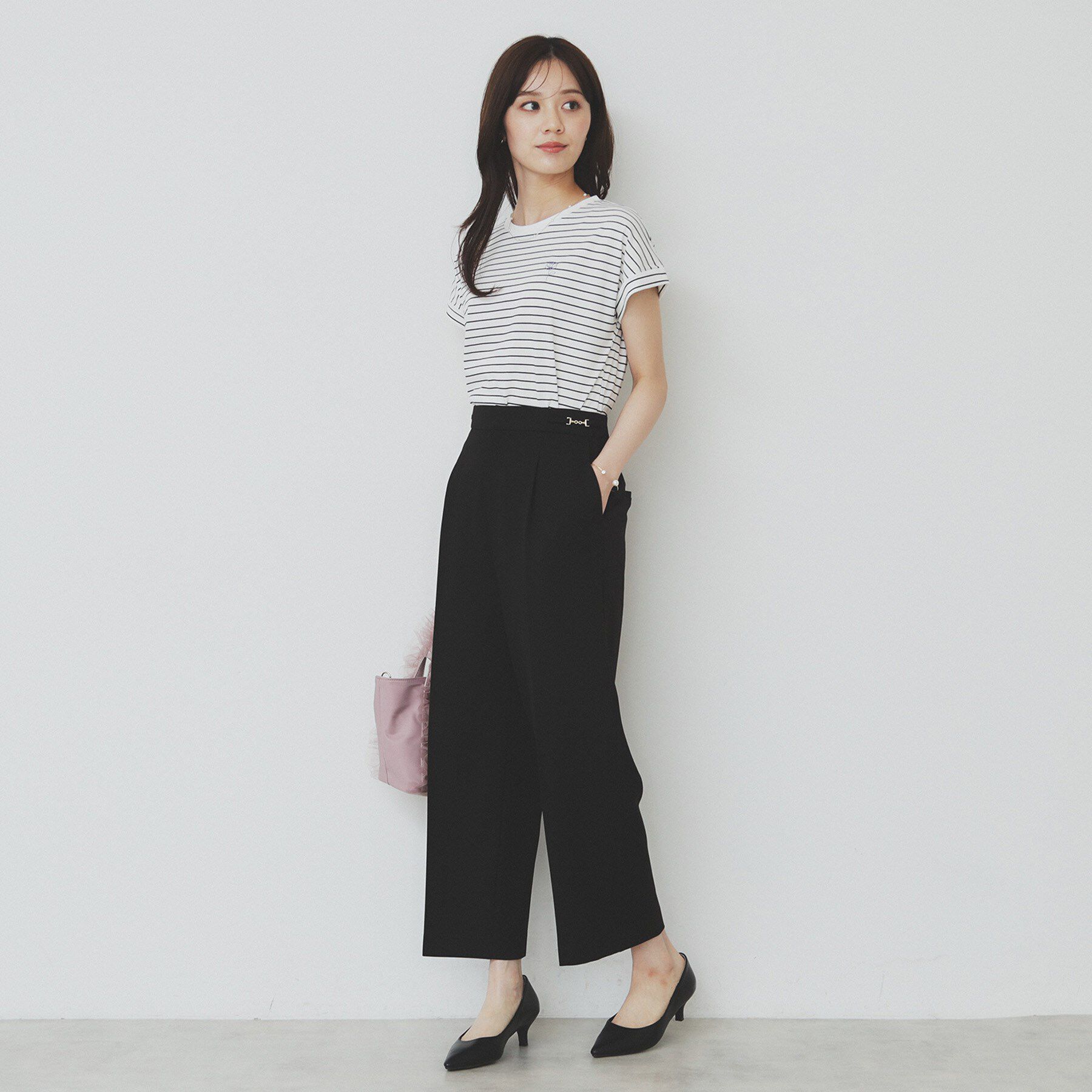 index「《6色展開／S-3Lサイズ》フラワー刺繍Tシャツ【汗ジミ防止／吸水速乾／接触冷感／UVケア／洗濯機洗」|Tシャツ・カットソー|