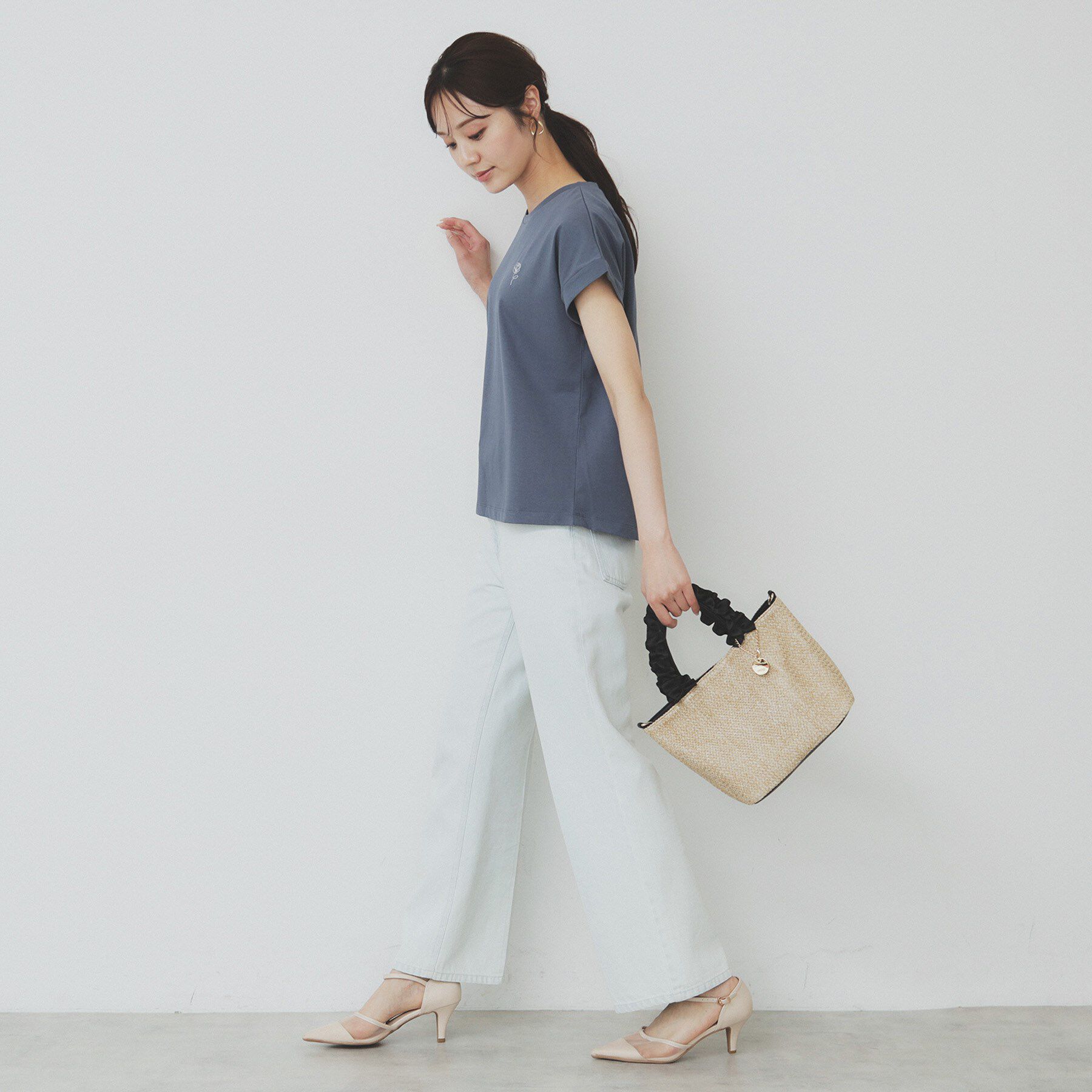 index「《6色展開／S-3Lサイズ》フラワー刺繍Tシャツ【汗ジミ防止／吸水速乾／接触冷感／UVケア／洗濯機洗」|Tシャツ・カットソー|