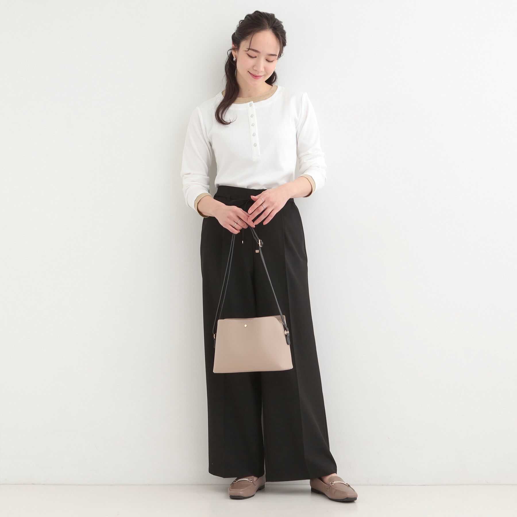 SHOO･LA･RUE「【洗濯機可/S-LL】1枚でサマ見え レイヤード風配色 ヘンリーネックロンT」|Tシャツ・カットソー|