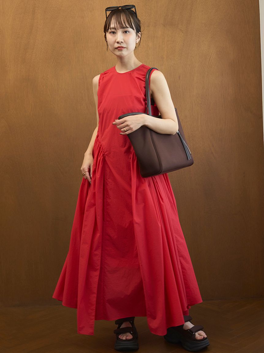 emmi atelier「ギャザーフォルムナイロンワンピース」|ワンピース|