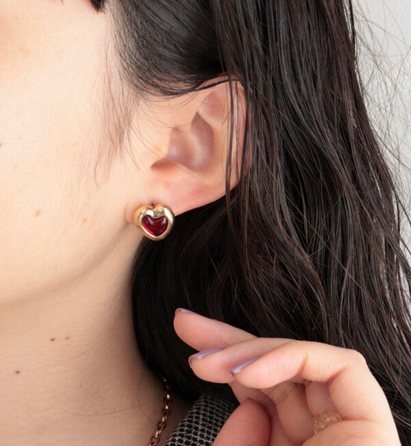 fredy emue「アンティーク調ハートピアス」|ピアス|レッド