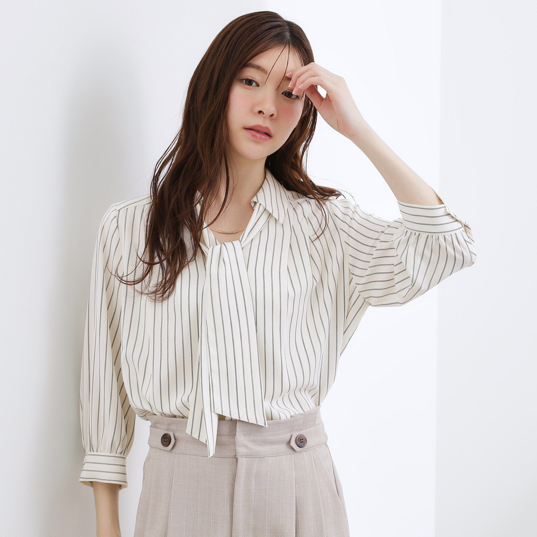 grove「高評価！【貴島明日香さん着用・洗える】チャーム付きマルチWAYボウタイブラウス」|シャツ・ブラウス|ストライプ(303)
