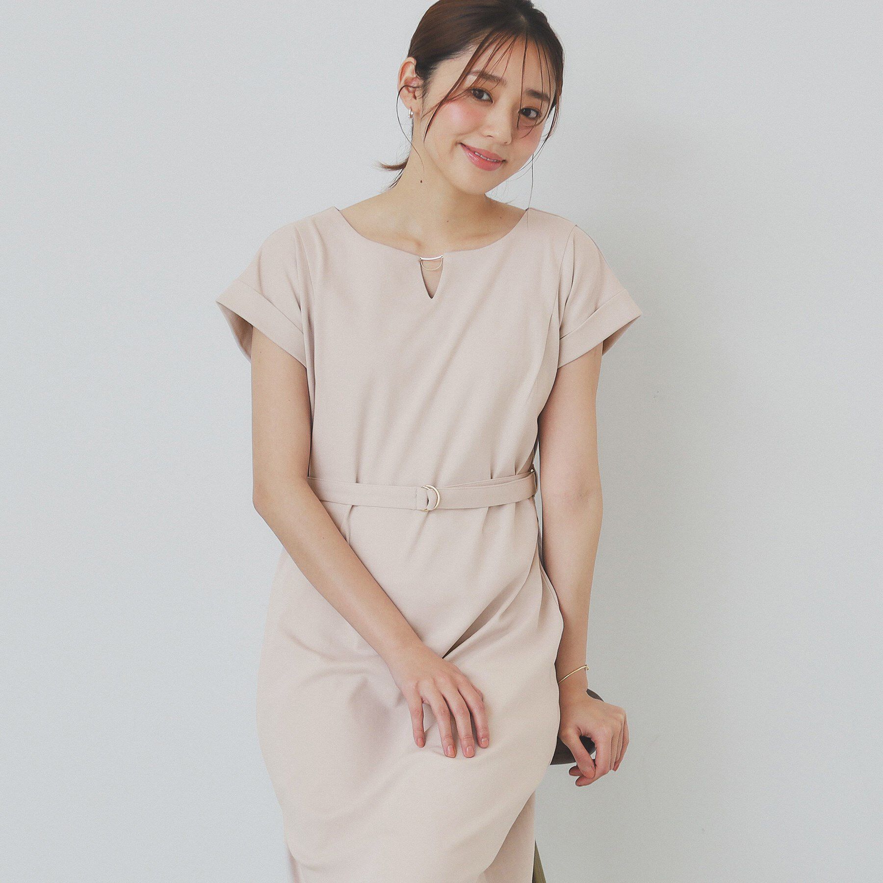 index「《5色展開／XS-3Lサイズ》Iラインシルエットワンピース【UV／接触冷感／洗濯機洗い可】」|ワンピース|グレージュ(050)