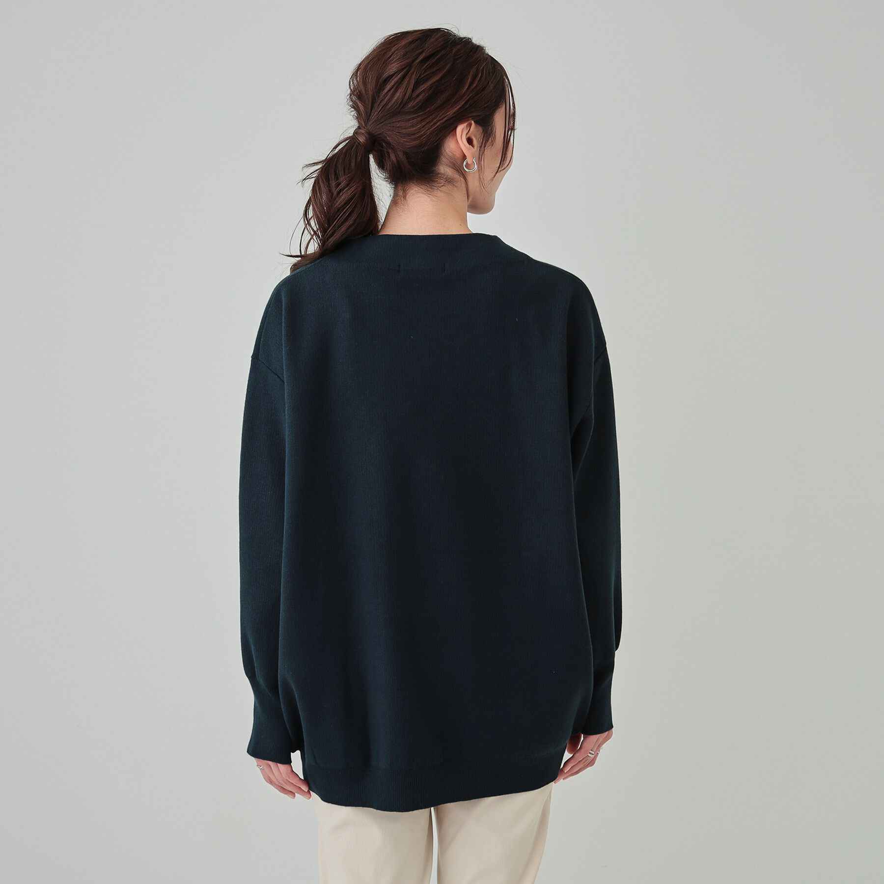 SHOO･LA･RUE「【洗える/体型カバー】絶妙なネックラインにこだわった コクーンニット」|ニット・セーター|