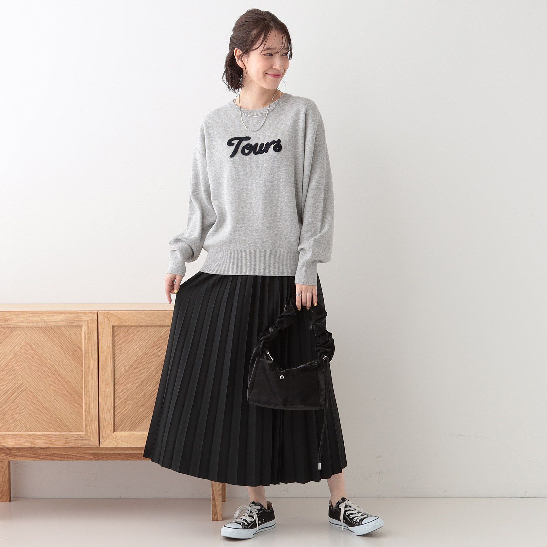 SHOO･LA･RUE「【洗える/S-LL/ちくちくしにくい】大人のための ロゴ入りスウェットライクニット」|ニット・セーター|