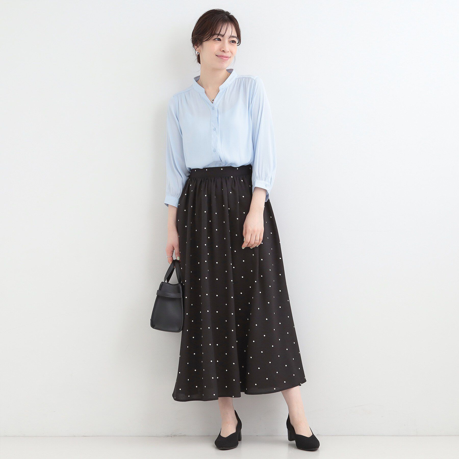 SHOO･LA･RUE「【S-LL/7分袖】首元をすっきり魅せる　大人の上品サテンブラウス」|シャツ・ブラウス|