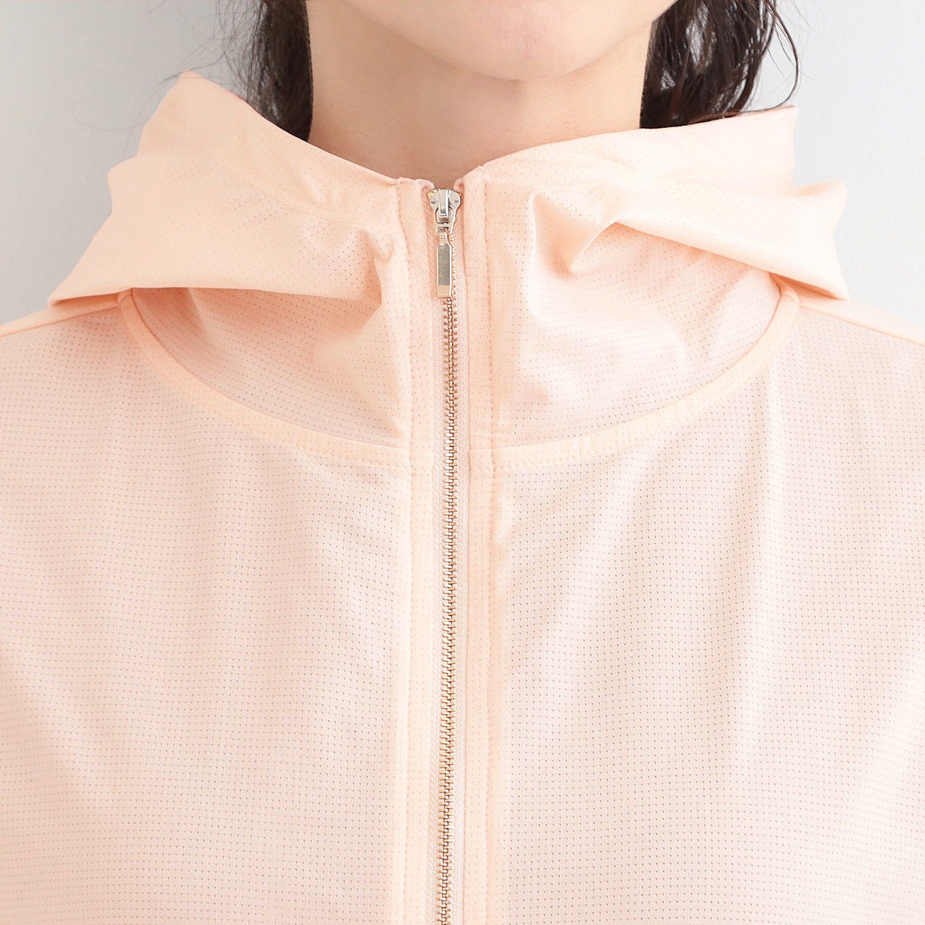 SHOO･LA･RUE「【ひんやり/S-LL/体型カバー】ペプラムフリルとゴールドパーツが女性らしい UVパーカ」|ブルゾン・スタジャン|
