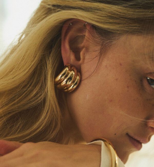 Rouge vif「【LILI CLASPE/リリクラスプ】ELSA SHIELD EARRINGS」|ピアス|