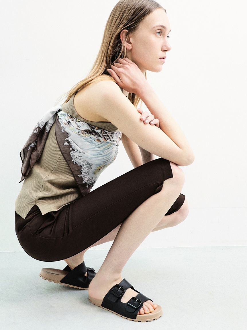 Mila Owen「ＦＯＬＫ　ＣＡＲＡＭＥＬ-ＢＬＡＣＫ」|サンダル|
