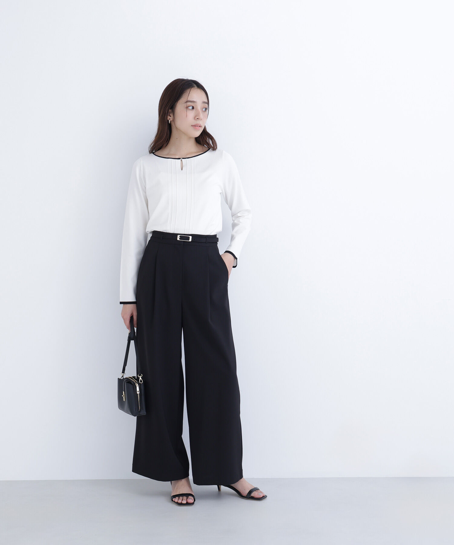  「ベルテッドタックワイドパンツ」|その他|ブラック