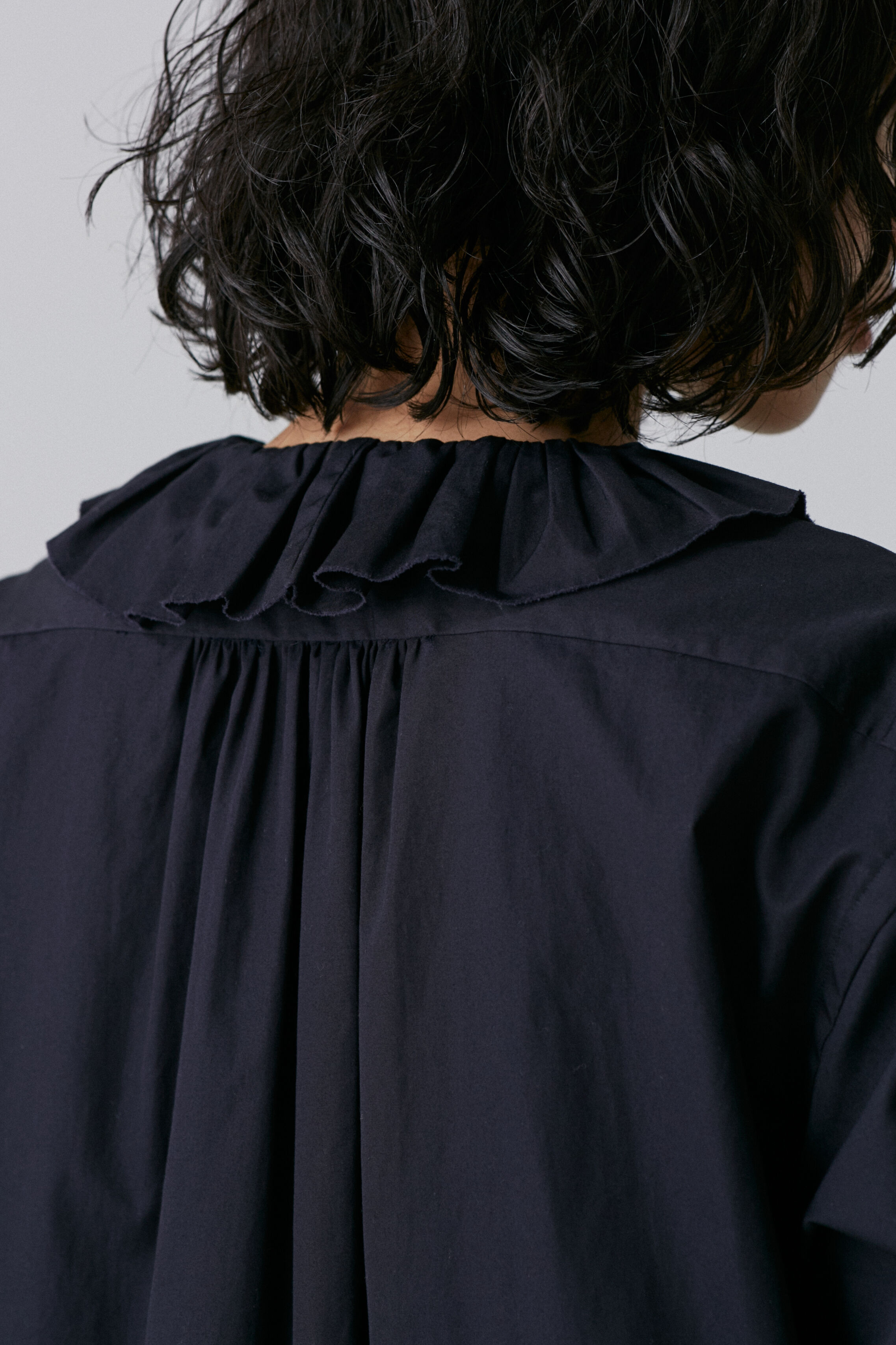 YLEVE 「YLEVE / BOURRIENNE  COTTON TYPEWRITER RUFFLE BLOUSE」|シャツ・ブラウス|