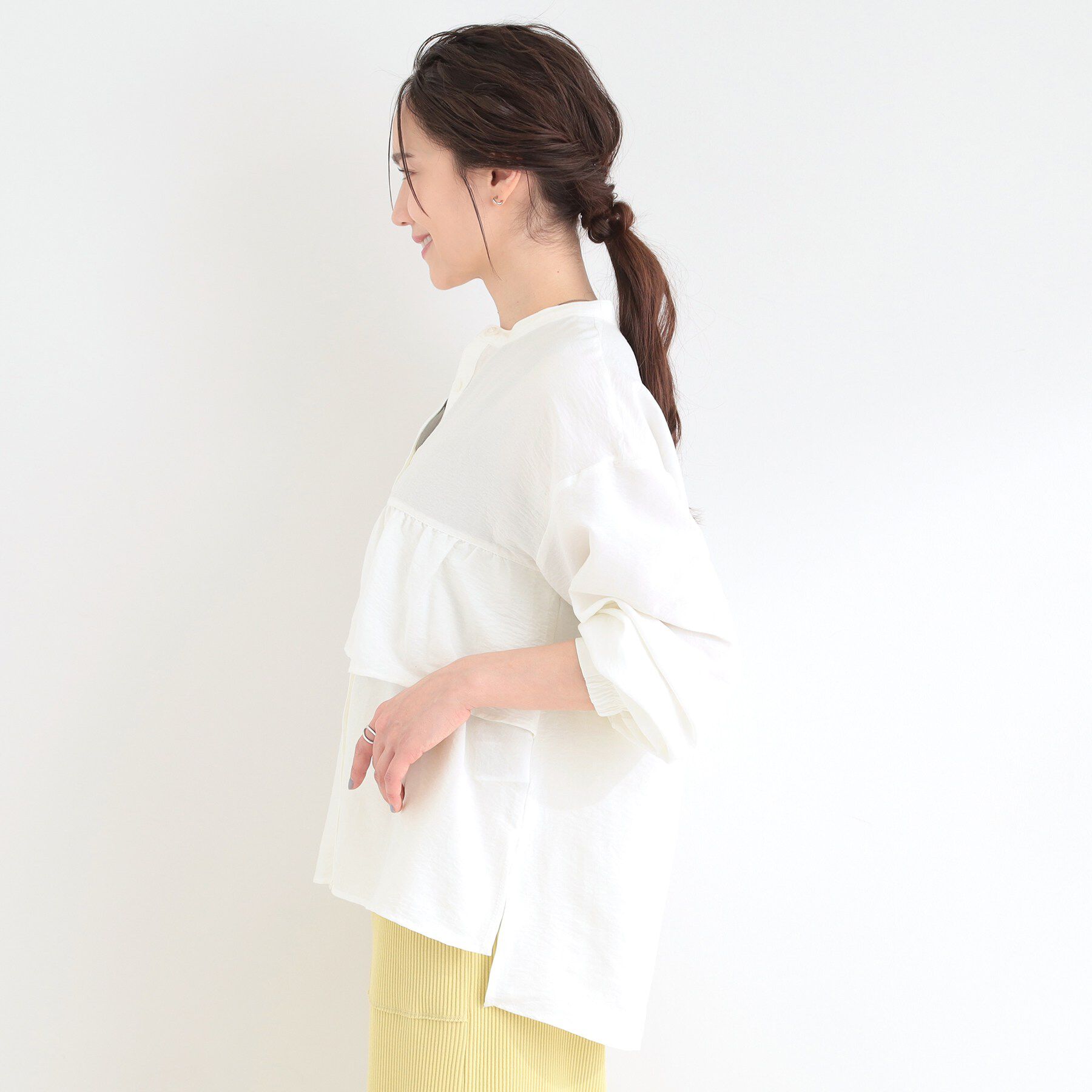SHOO･LA･RUE「【S-LL】程よい甘さが魅力 ギャザー切り替えフリルシャツ」|シャツ・ブラウス|