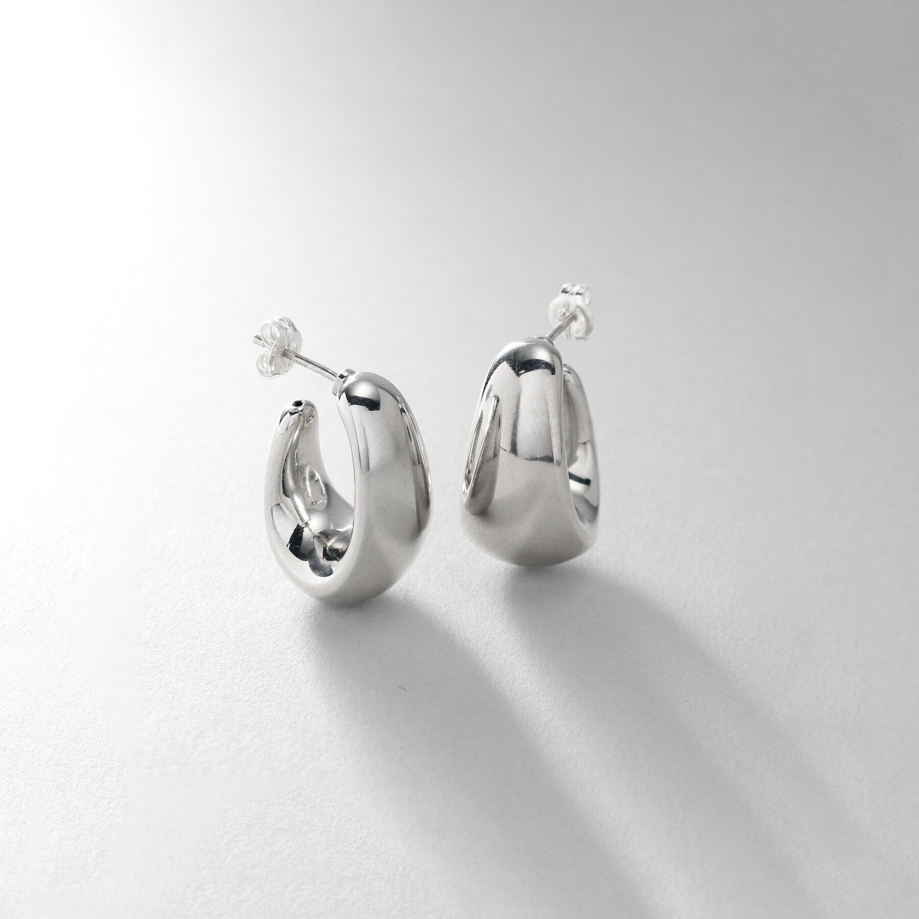 COCOSHNIK ONKITSCH「シルバー ホロウフープ ドロップピアス」|ピアス|シルバー(600)