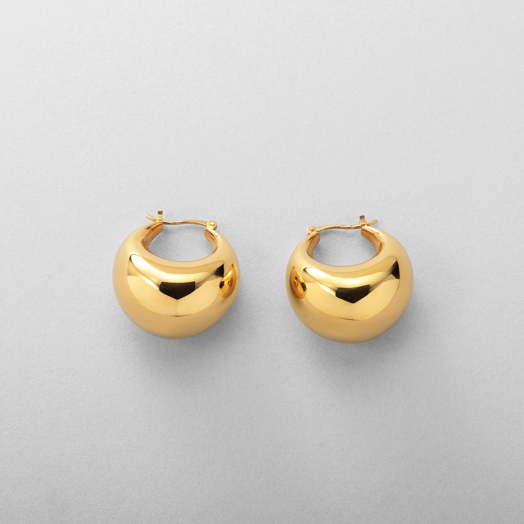 COCOSHNIK ONKITSCH「シルバー ホロウフープ バルブドロップピアスGP」|ピアス|
