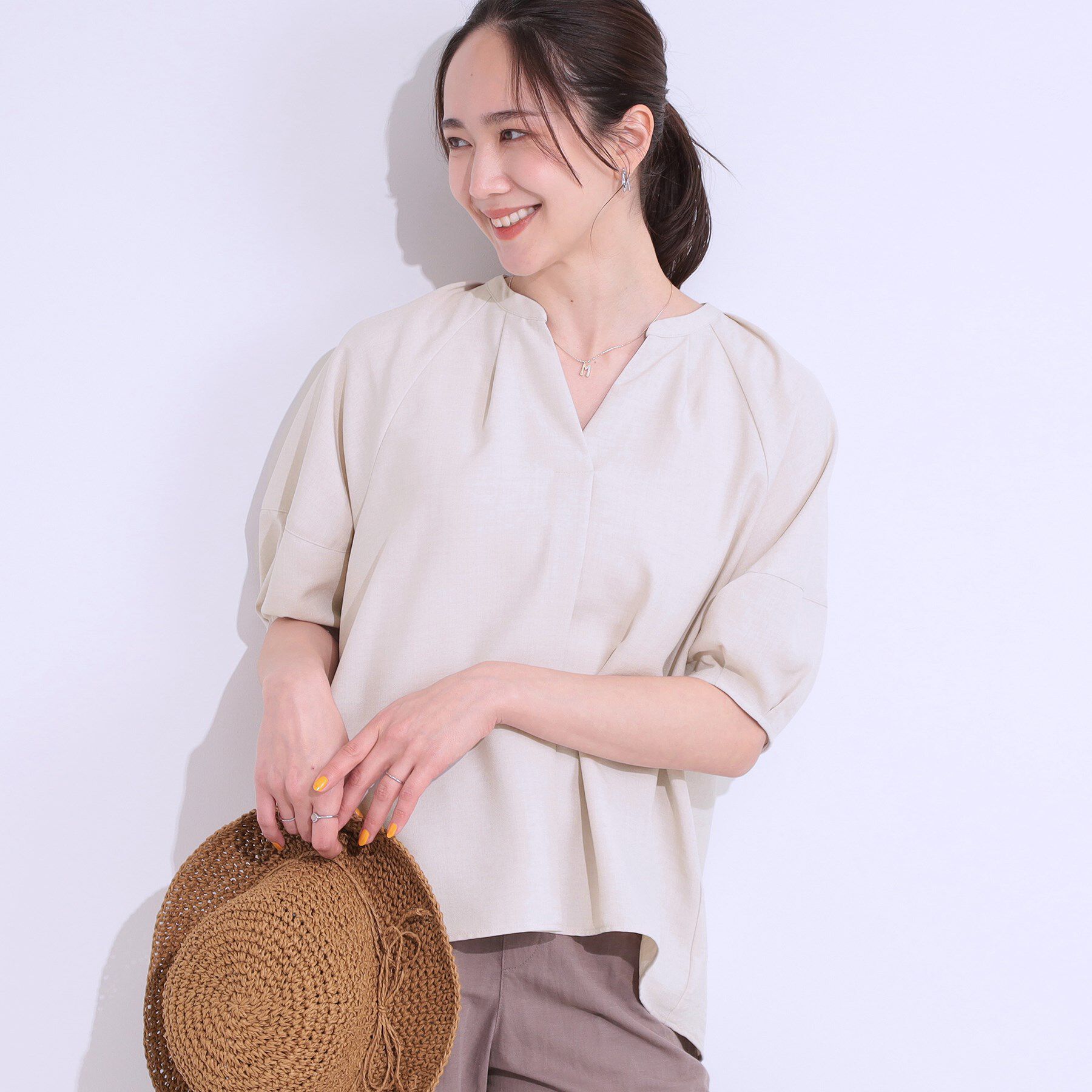 SHOO･LA･RUE「【洗える/S-LL】洗濯後しわになりにくい 5分袖スキッパーブラウス」|シャツ・ブラウス|ライトベージュ(05