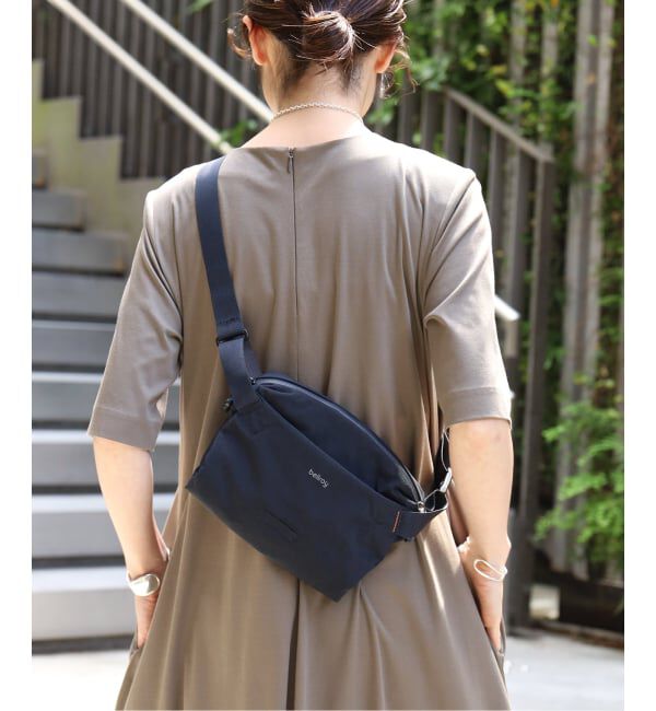 VERMEIL par iena「Bellroy ベルロイ Light Sling Mini」|ショルダー・メッセンジャー|