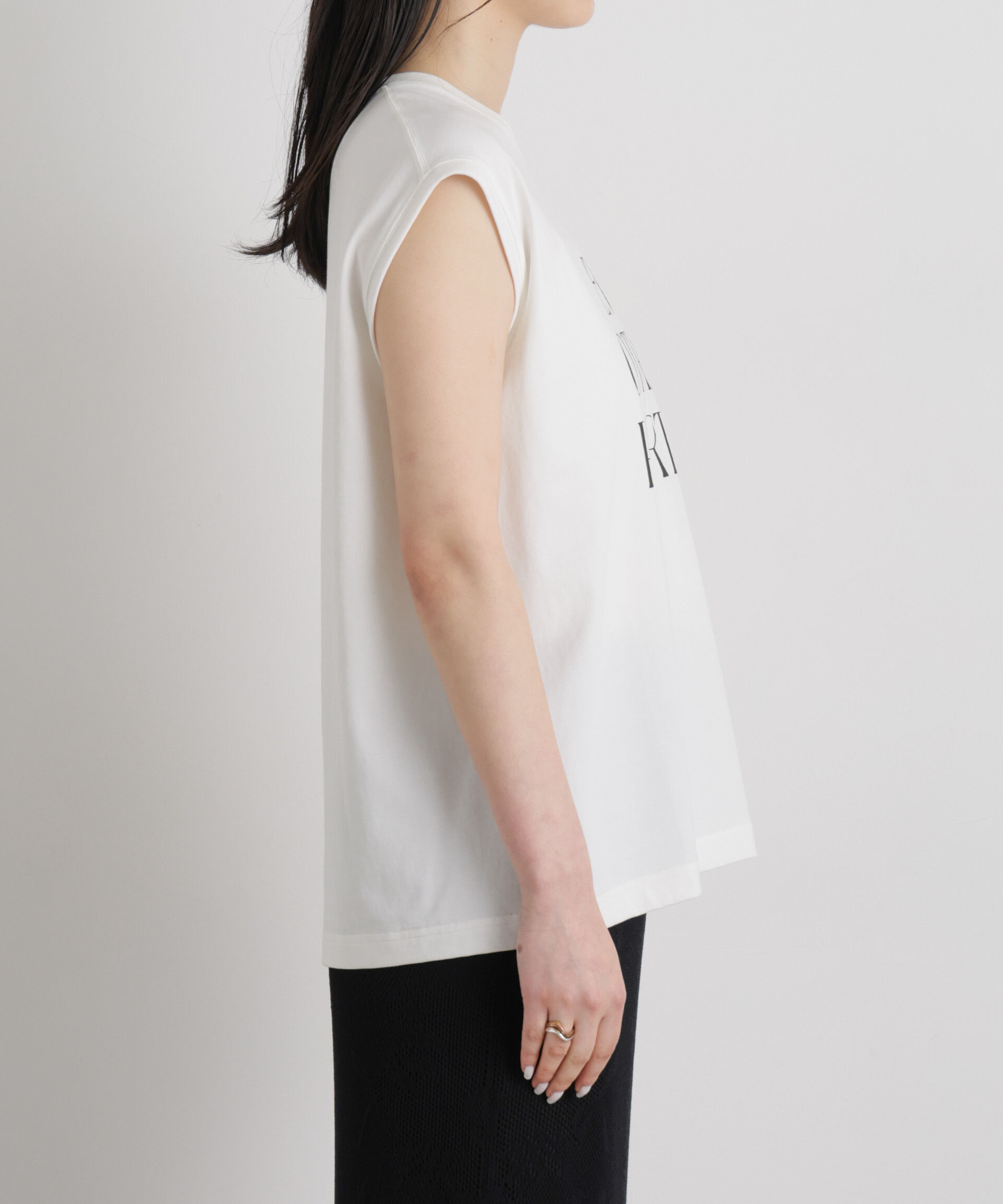 nano･universe「MINERALTEX(TM)ロゴプリントノースリーブTシャツ」|Tシャツ・カットソー|