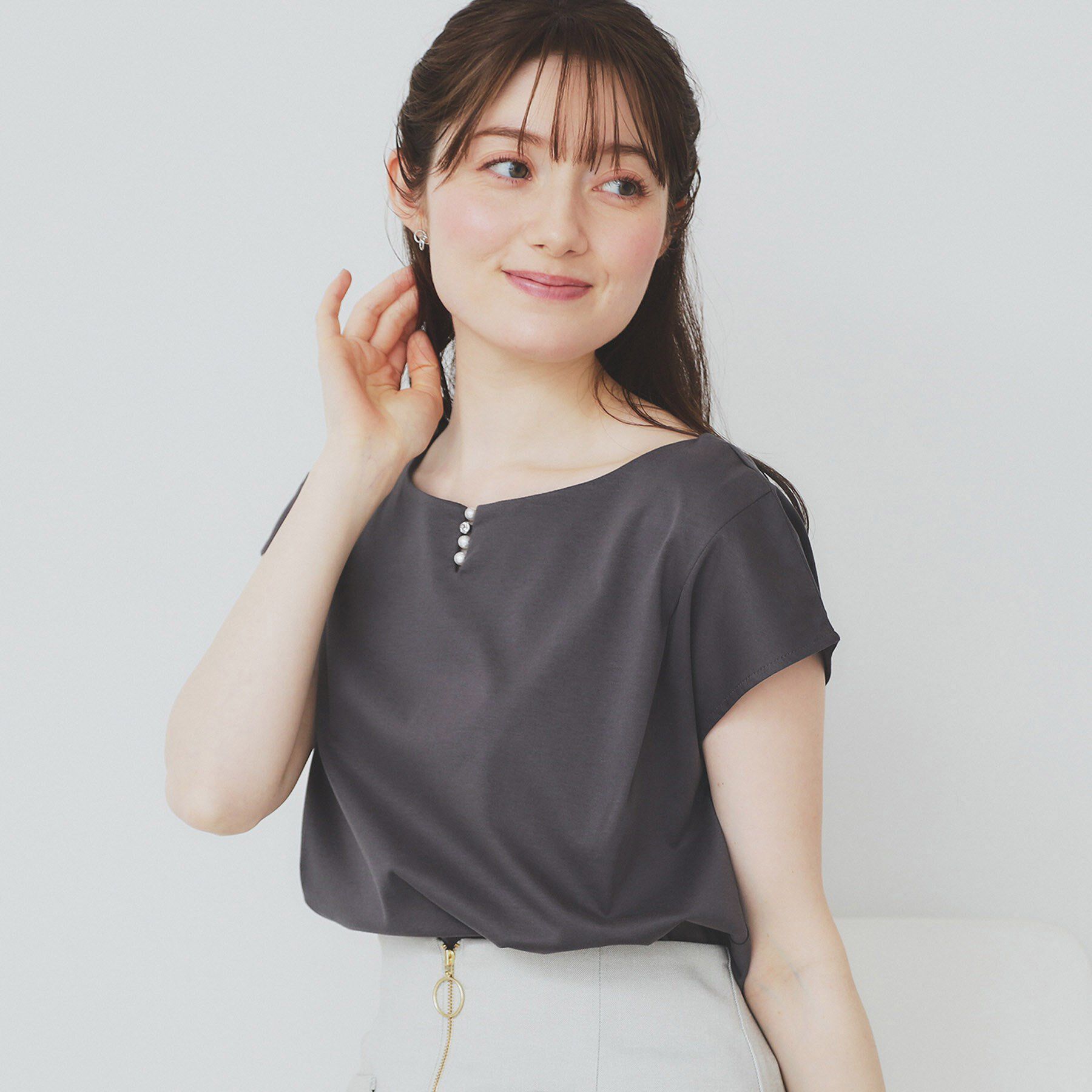index「《6色展開／XS-3サイズ》キーネックビジュートップス【UV／接触冷感／洗濯機洗い可】」|Tシャツ・カットソー|チャコールグレー(0