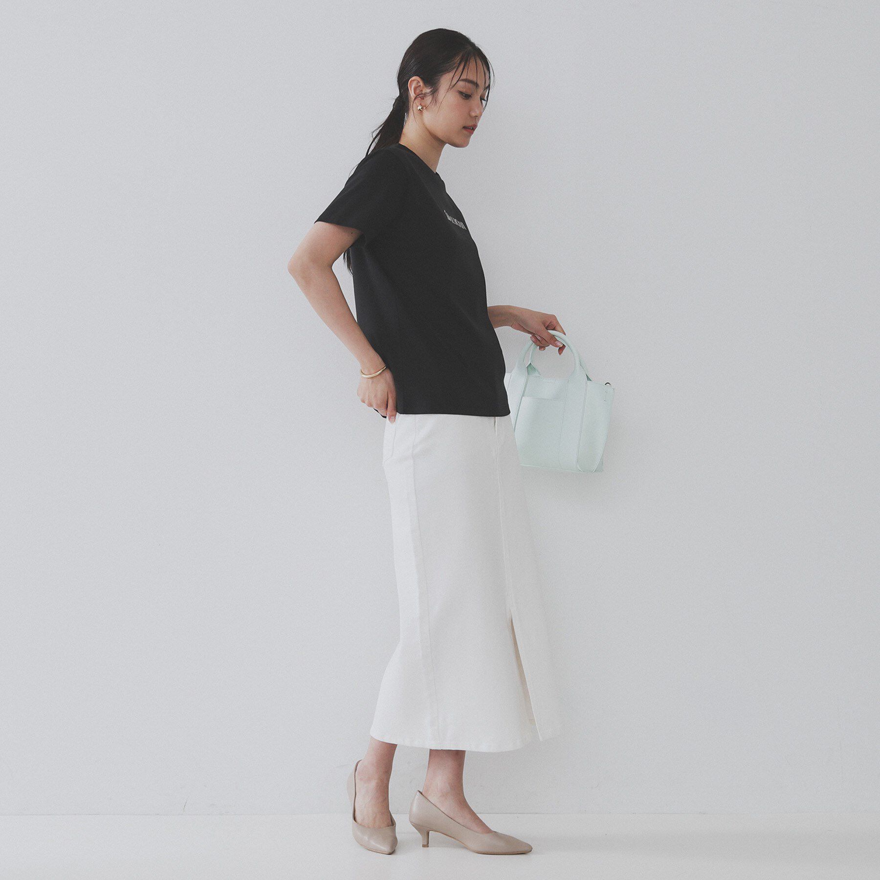 OPAQUE.CLIP「刺繍＆スパンコールロゴTシャツ【洗濯機洗い可】」|Tシャツ・カットソー|