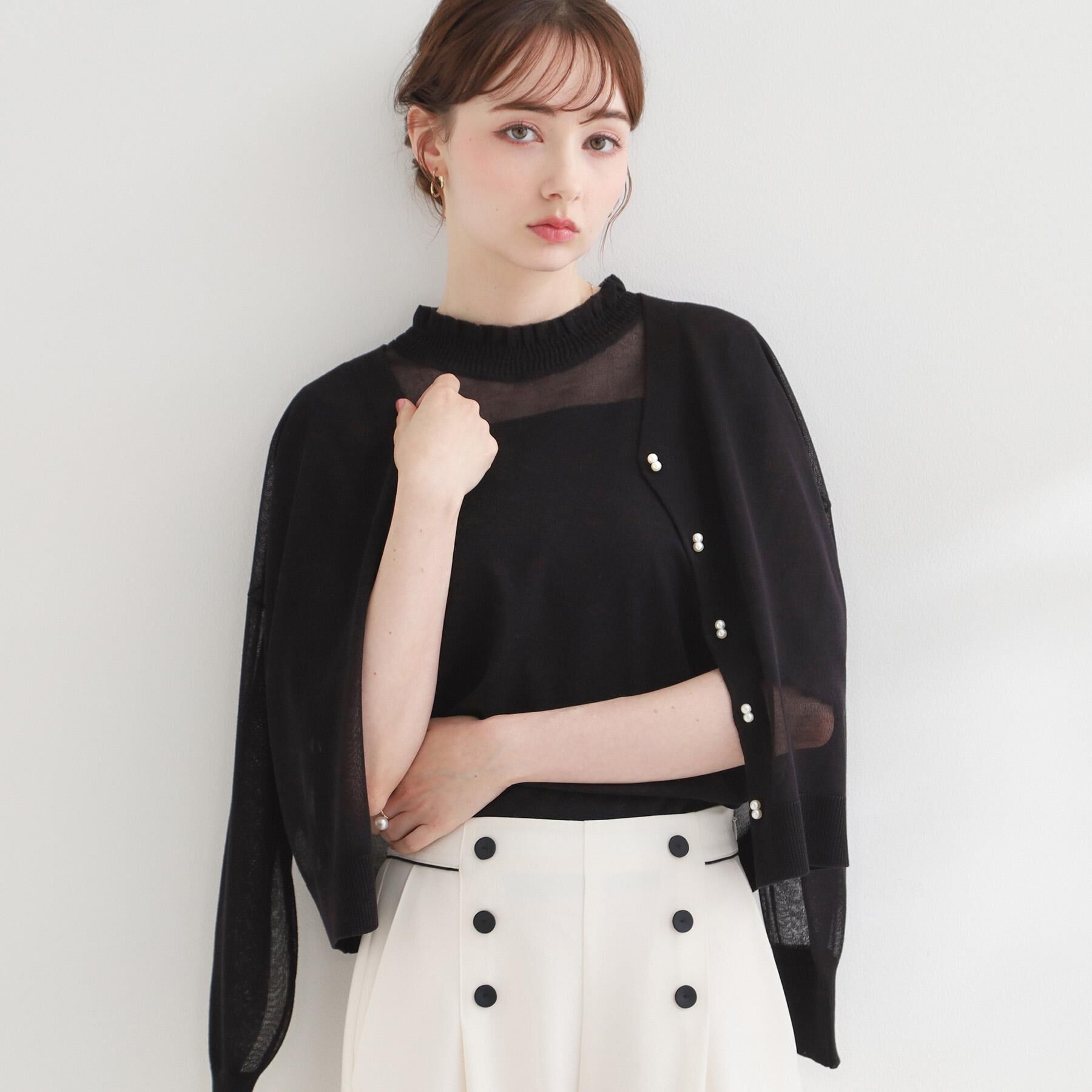 Couture broach「【洗える・パール調釦】LEVITA シアーカーディガン」|カーディガン|