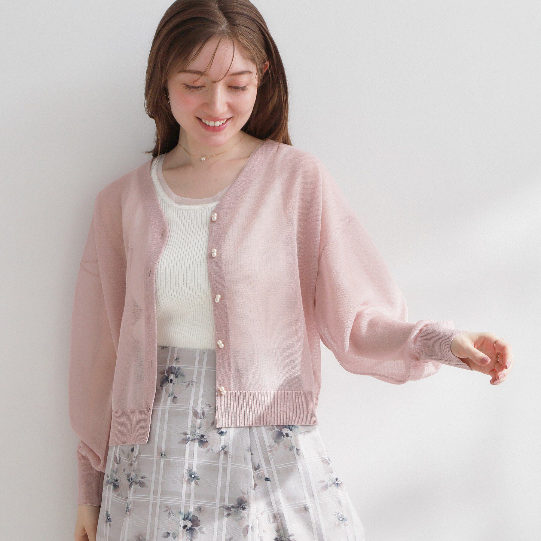 Couture broach「【洗える・パール調釦】LEVITA シアーカーディガン」|カーディガン|