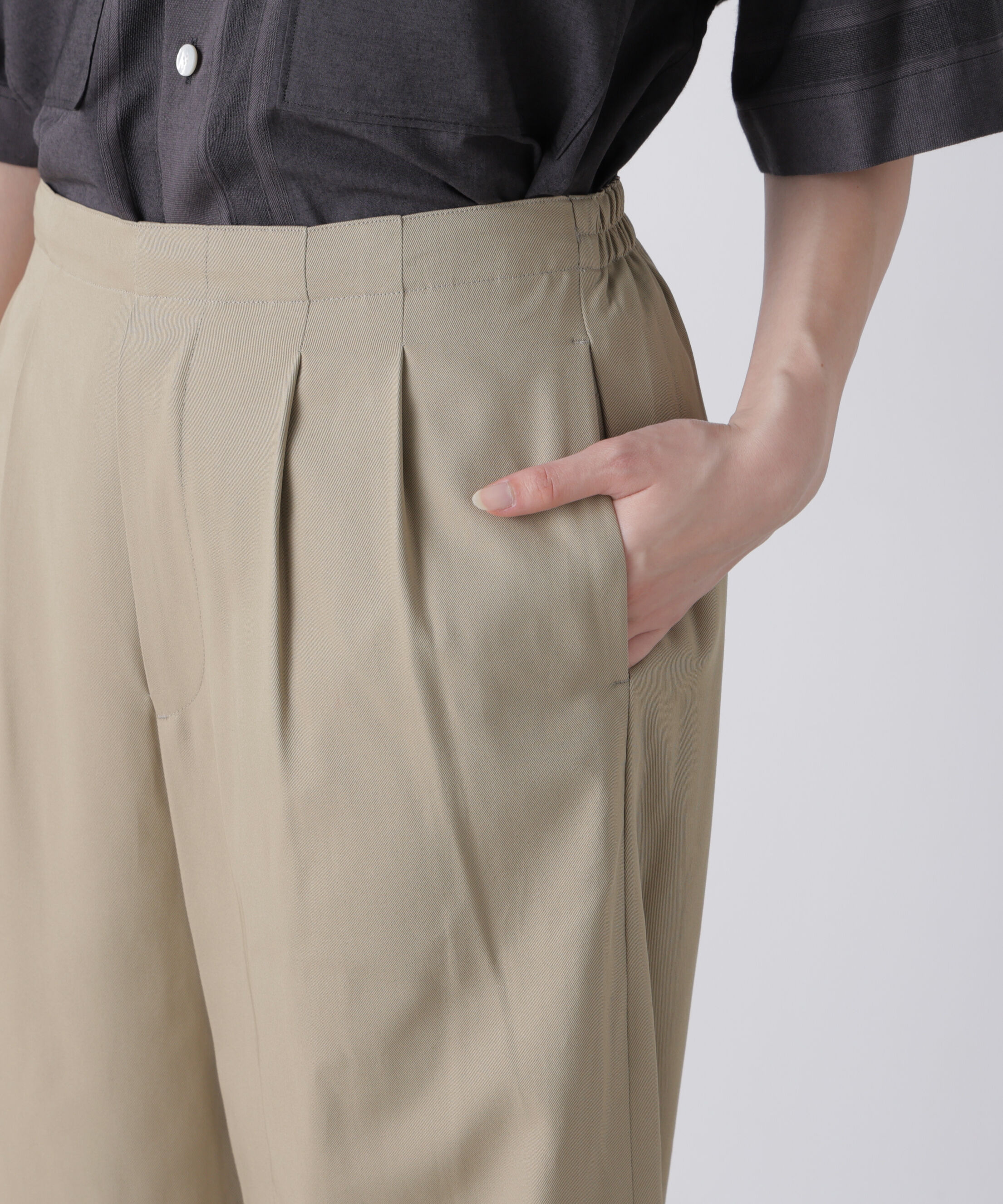 YLEVE 「YLEVE / HIGH TWISTED COTTON GABA EASY TROUSERS」|その他|