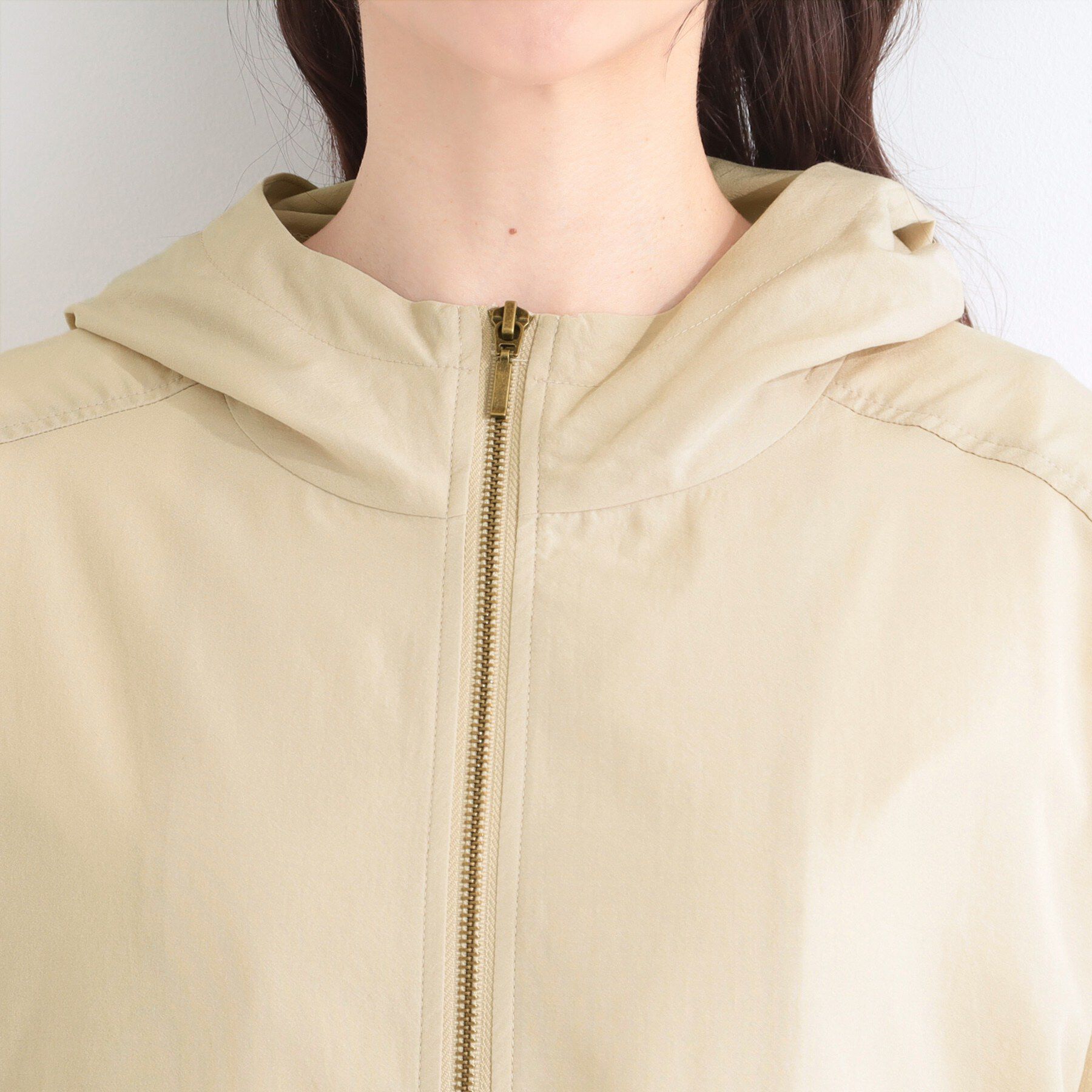 SHOO･LA･RUE「【S-LL/UV】季節の変わり目に ゴールドパーツが上品なフード付きブルゾン」|ブルゾン・スタジャン|