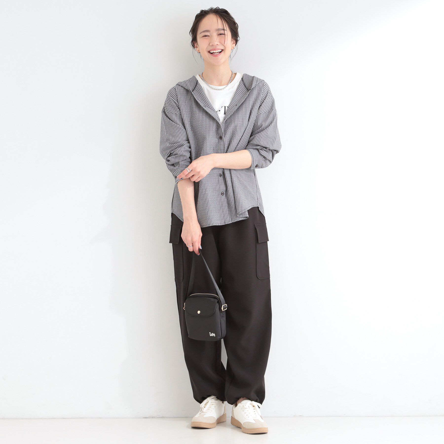 SHOO･LA･RUE「【洗濯機可/S-LL/体型カバー】大人カジュアルスタイルに フード付きストライプシャツ」|シャツ・ブラウス|