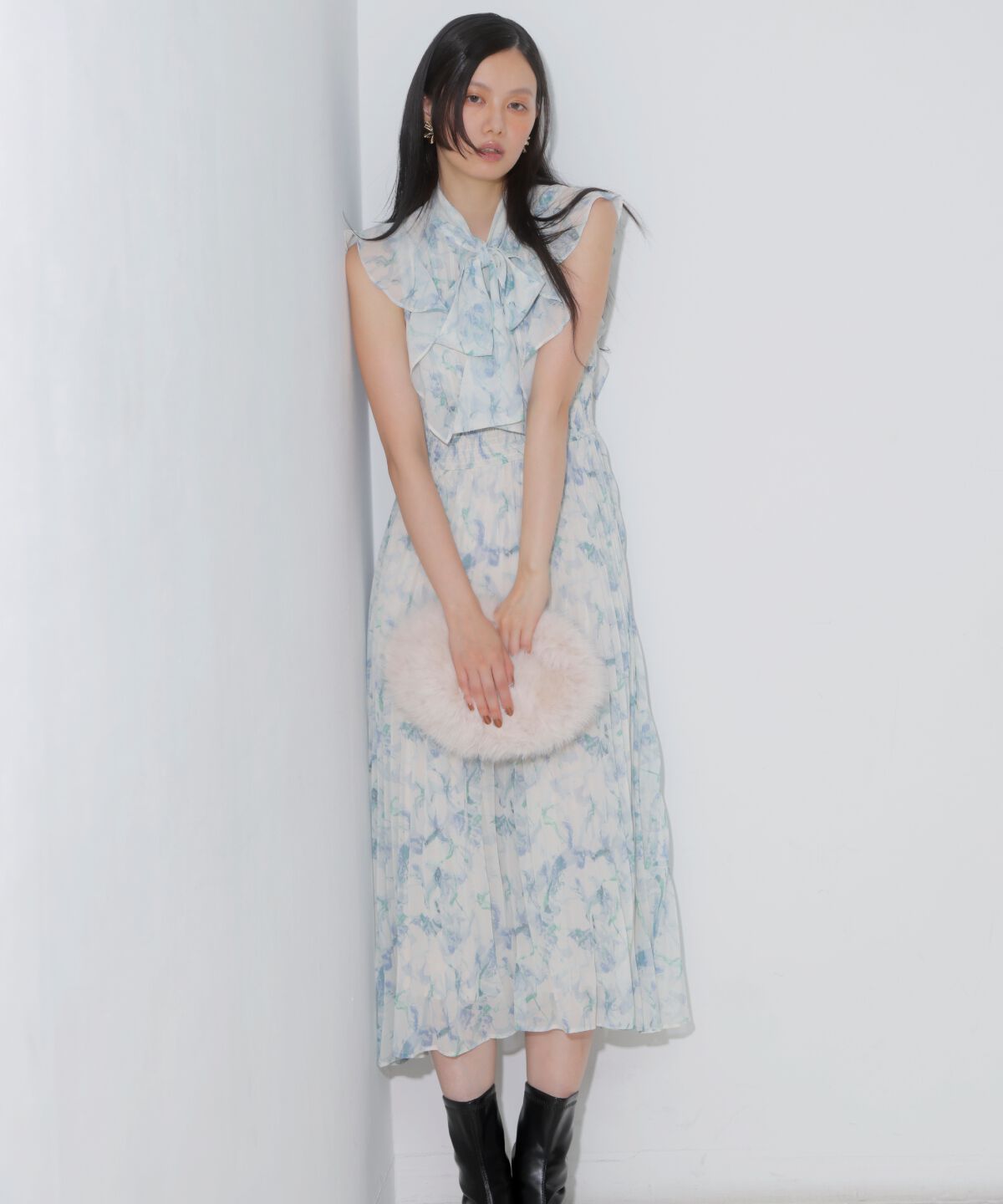 アンドクチュール「シフォンプリーツワンピース」|ワンピース|白系花柄