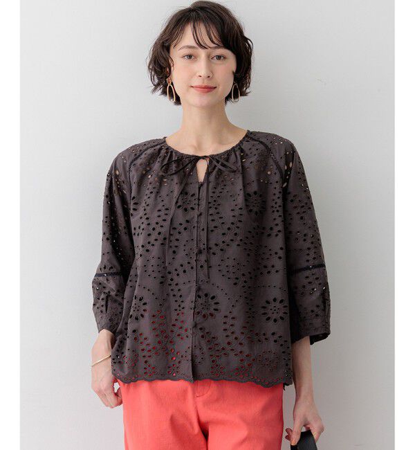 23区「【見上愛さん着用】カットワークエンブロイダリー 2WAYブラウス」|シャツ・ブラウス|ﾀﾞｰｸﾌﾞ