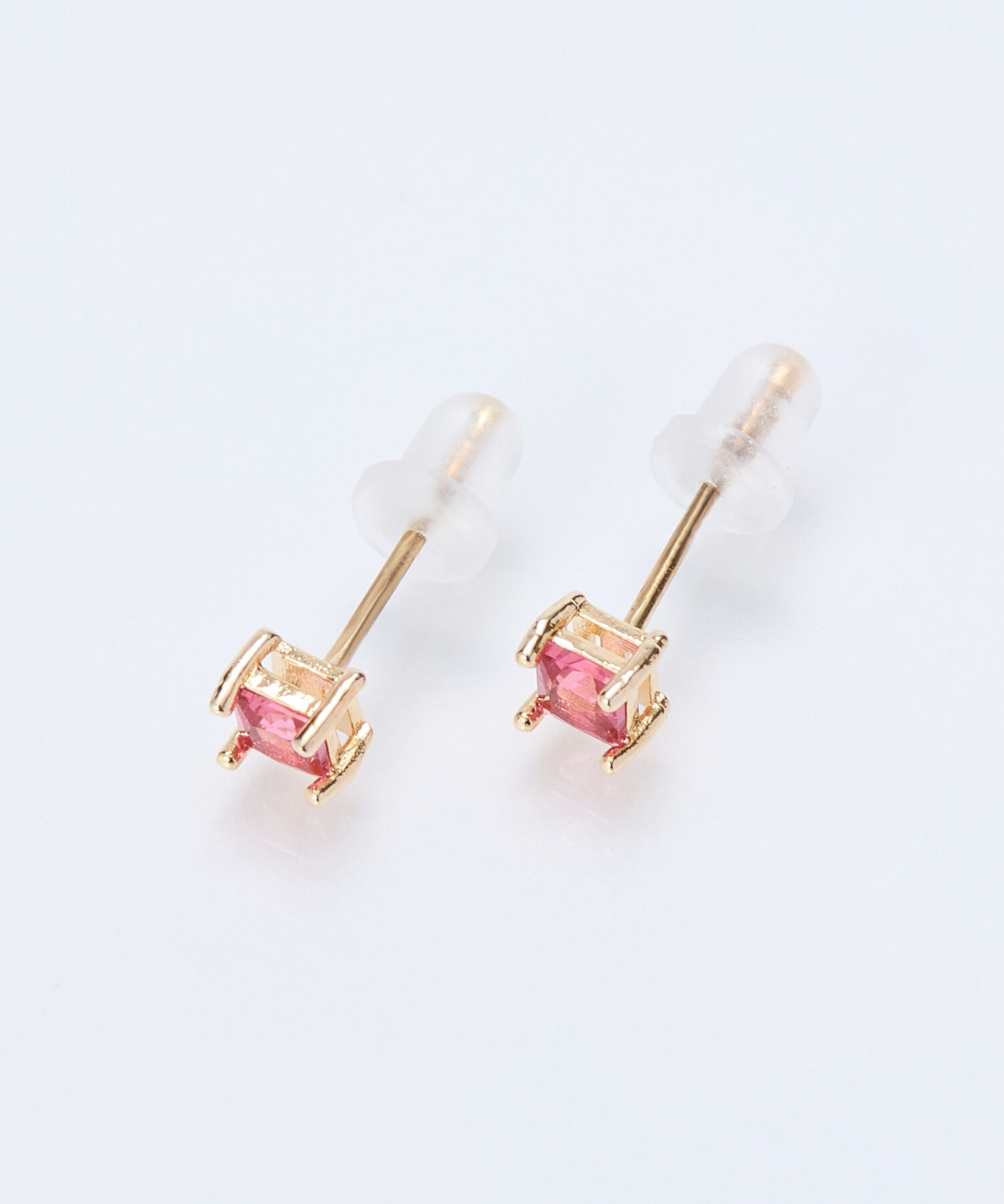 Phoebe「シャインフレームスクエアピアス　レッド」|ピアス|