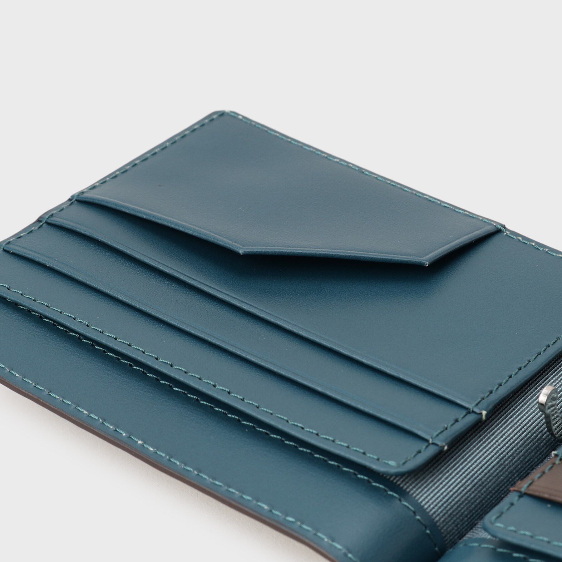 TAKEO KIKUCHI「【NEW レザーリップルシリーズ】マネークリップ付 サプレス ウォレット」|財布|