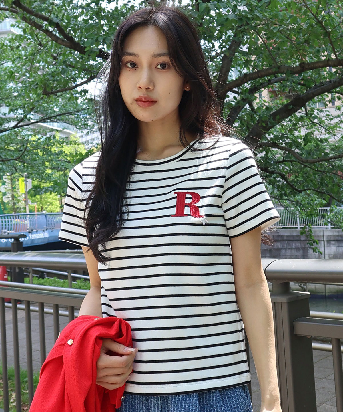 REDYAZEL「ビジューRチャームTシャツ」|Tシャツ・カットソー|
